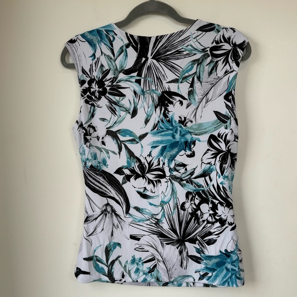 White House Black Market Tropical Print Sleeveless Blouse - Picture 3 of 3